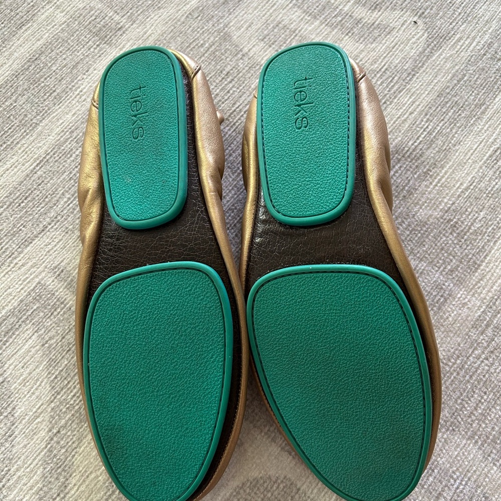 Women’s Metallic Bronze Tieks - Size 9 🎉FINAL LOW🎉 - Picture 3 of 3